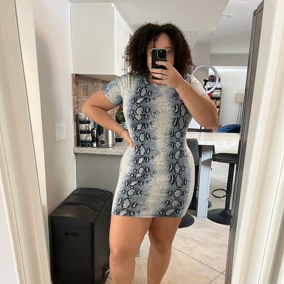 Blue Snakeskin Print Mid-length Dress - Picture 2 of 5